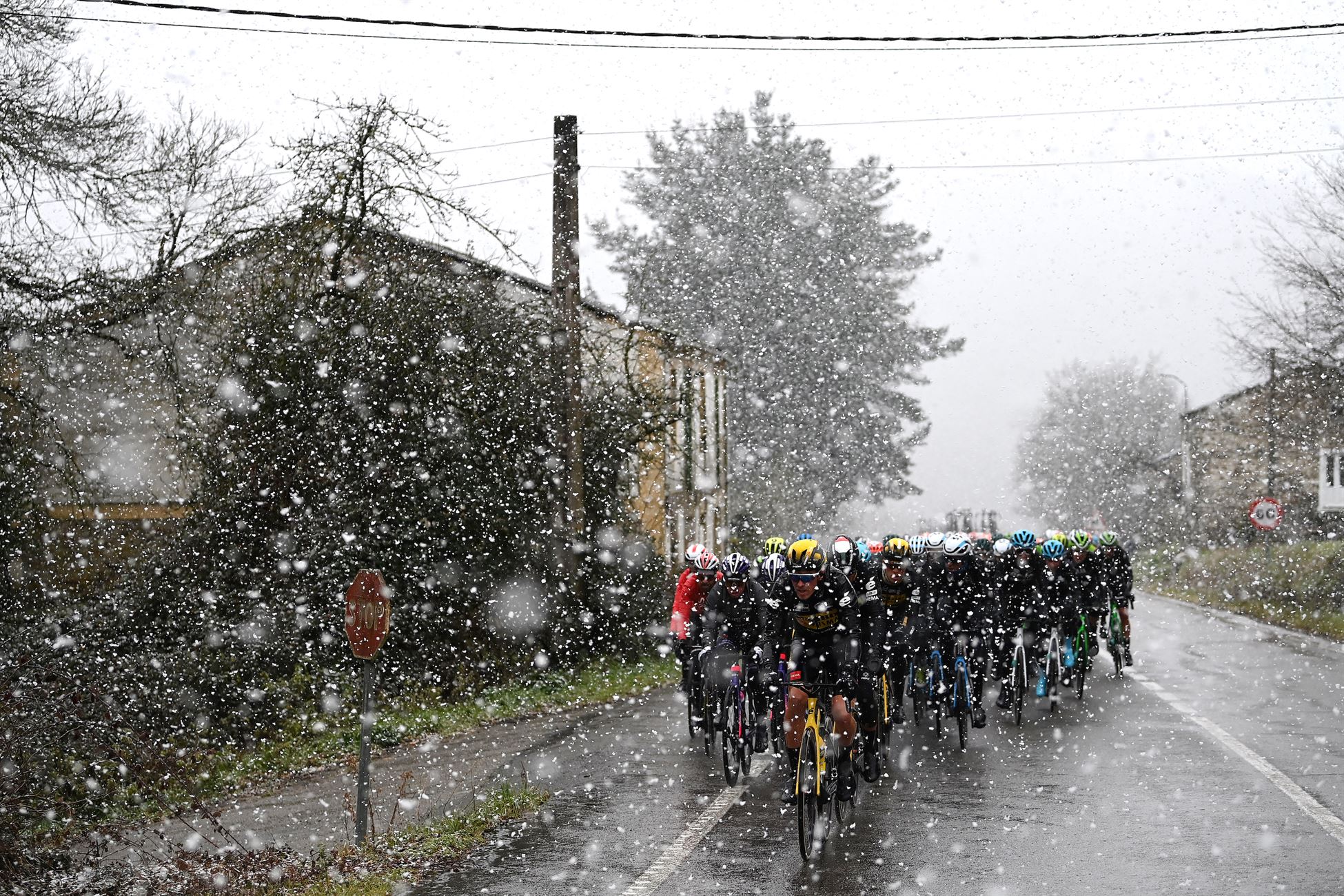 Peloton stop stage of Spanish race due to extreme weather