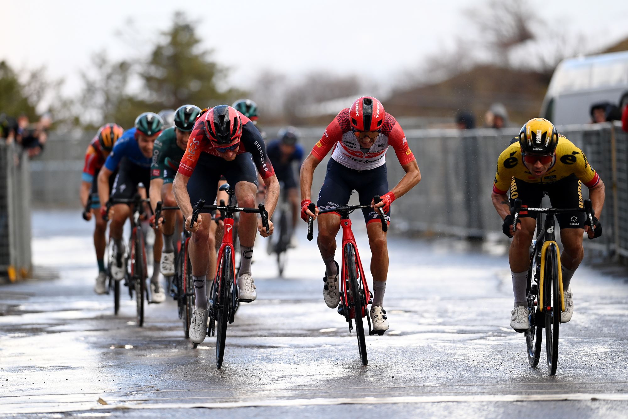 Primo&#382; Rogli&#269; snatches overall lead at Tirreno-Adriatico with stage five victory 