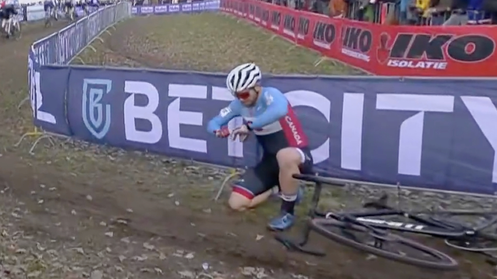 Watch: Cyclo-cross rider snaps dislocated finger back into place mid-race